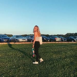 Meet your Posher, Julia